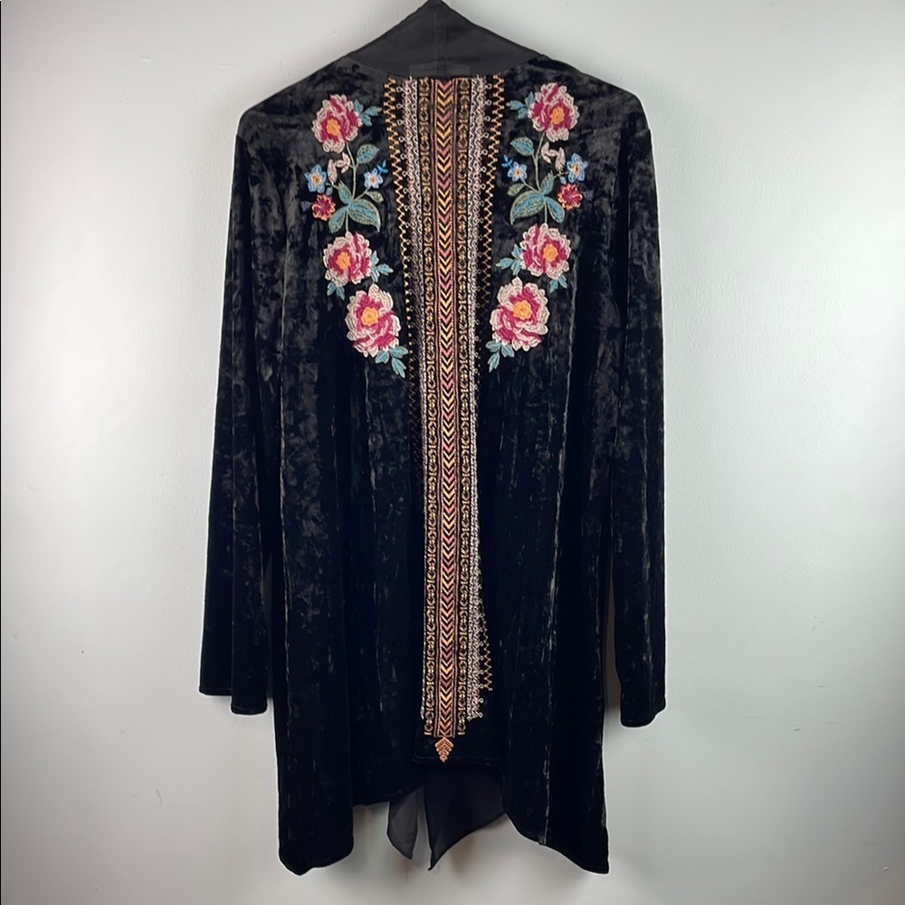 Andree by Unit Floral Embroidered Velvet Cardigan Size S